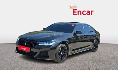 BMW 5-Series · 2017 год
