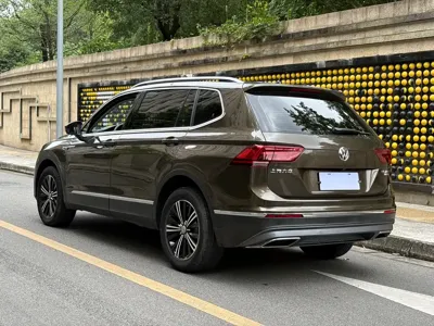 Volkswagen Tiguan L 2018, 60000 км, за 70100 CNY - фото 17