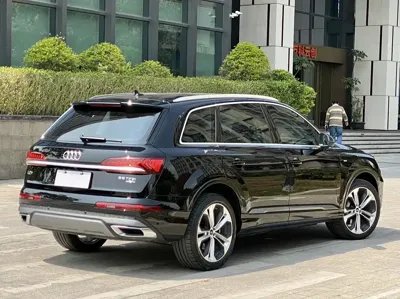 Audi Q7 2021, 55000 км, за 365000 CNY