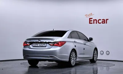 Hyundai Sonata 2012, 63277 км, за 4600000 KRW - фото 2