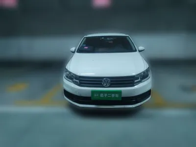 Volkswagen Santana 2017, 92500 км, за 34018.69 CNY