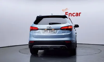 Hyundai Santafe 2015, 30972 км, за 12500000 KRW