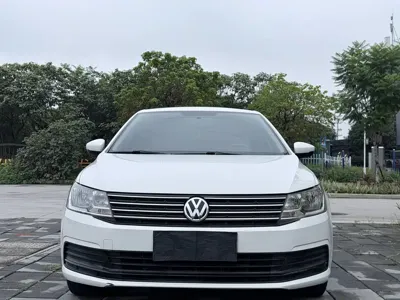 Volkswagen Lavida 2018, 80000 км, за 35800 CNY