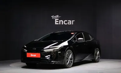 Toyota Prius · 2025 год