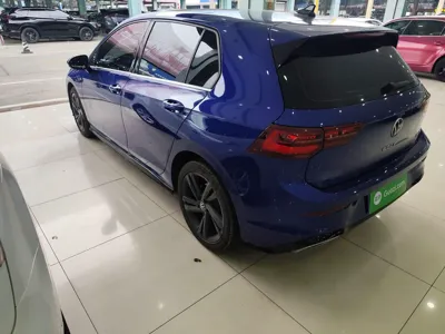 Volkswagen Golf 2021, 76100 км, за 109386.12 CNY