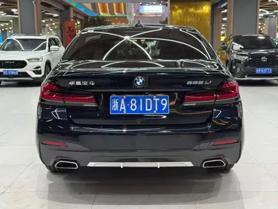 BMW 5 Series 2022, 110000 км, за 167800 CNY - фото 3