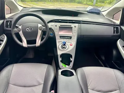 Toyota Prius 2013, 82300 км, за 63800 CNY - фото 11