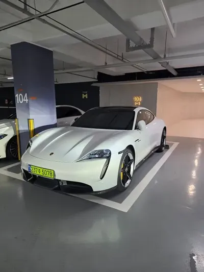 Porsche Taycan · 2024 год