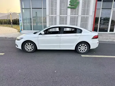 Qoros Qoros 3 2018, 80000 км, за 19800 CNY