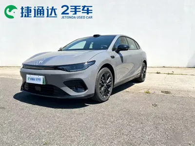 Leapmotor 零跑Lafa5 · 2025 год