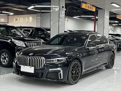 BMW 7 Series · 2021 год