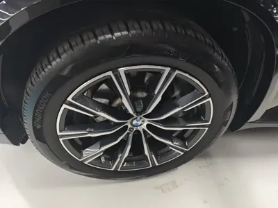 BMW X5 2023, 57500 км, за 354200 CNY - фото 23