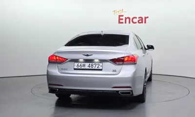 Hyundai Genesis 2014, 197326 км, за 8000000 KRW
