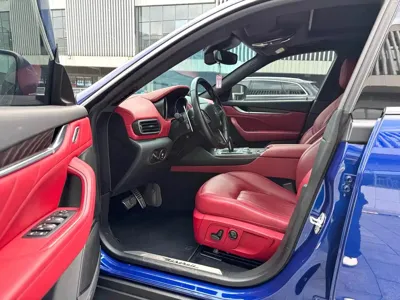 Maserati Levante 2019, 40000 км, за 229000 CNY