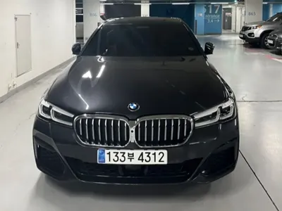 BMW 5-Series · 2023 год