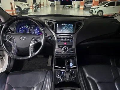 Hyundai Grandeur 2017, 132245 км, за 7550000 KRW