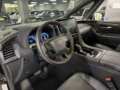 Toyota Alphard 2024, 8900 км, за 109000000 KRW