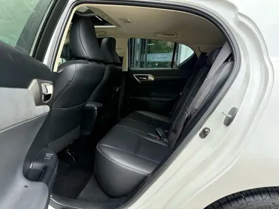 Lexus CT 2018, 40000 км, за 106800 CNY - фото 9