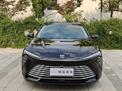 Buick LaCrosse 2023, 65000 км, за 109800 CNY