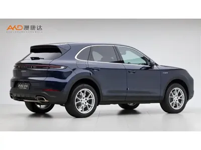 Porsche Cayenne Hybrid 2023, 18000 км, за 528000 CNY