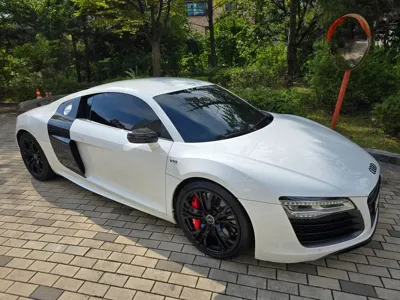 Audi R8 · 2015 год