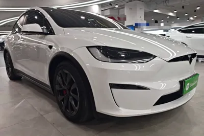 Tesla Model X 2023, 48700 км, за 624597.42 CNY
