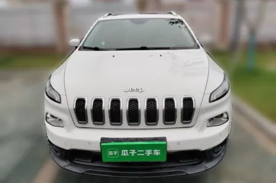 Jeep Cherokee 2016, 91400 км, за 48333.56 CNY