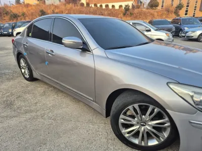 Hyundai Genesis 2012, 308003 км, за 2300000 KRW
