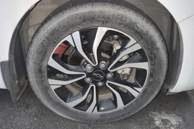 Chevrolet Monza 2019, 68600 км, за 35696.14 CNY