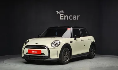 MINI Cooper · 2023 год