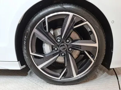 Audi A6 e-tron 2025, 6616 км, за 79000000 KRW - фото 5