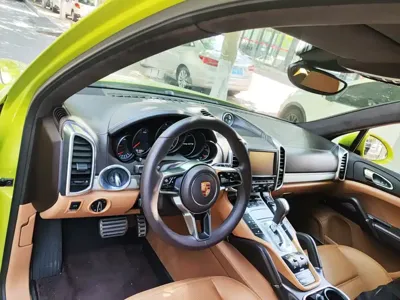 Porsche Cayenne 2017, 99000 км, за 239800 CNY