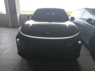 Li Auto Li L6 2025, 21800 км, за 221200 CNY