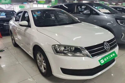 Volkswagen Lavida 2017, 111400 км, за 48945.38 CNY