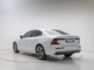 Volvo S60 2024, 10198 км, за 42500000 KRW