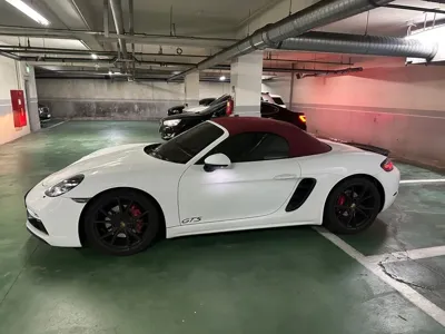 Porsche 718 2018, 64000 км, за 58000000 KRW