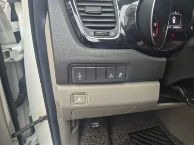 Kia Canival 2015, 208000 км, за 8300000 KRW - фото 7