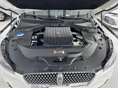Lincoln Aviator 2023, 71000 км, за 248900 CNY - фото 9