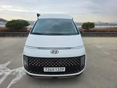 Hyundai Staria · 2023 год