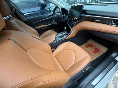 Toyota Camry 2022, 70000 км, за 98800 CNY - фото 11