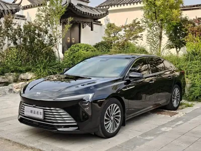 Buick LaCrosse · 2023 год