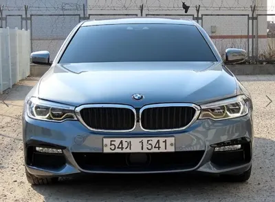 BMW 5-Series · 2017 год