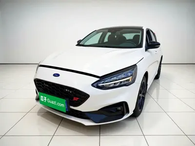 Ford Focus · 2022 год
