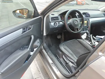 Volkswagen Passat 2014, 150200 км, за 37402.43 CNY - фото 19