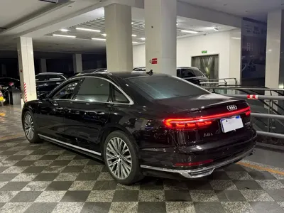 Audi A8 2021, 60000 км, за 348800 CNY