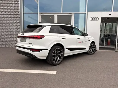 Audi 奥迪Q6L e-tron 2025, 12000 км, за 248800 CNY