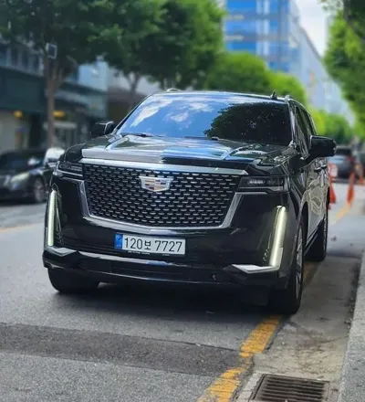 Cadillac Escalade · 2021 год