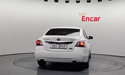 Nissan Altima 2013, 122865 км, за 4500000 KRW
