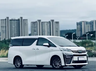 Toyota Vellfire 2020, 100000 км, за 385000 CNY