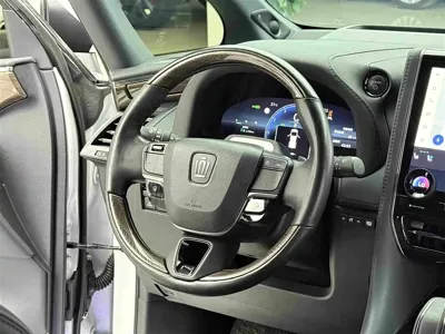Toyota Vellfire 2025, 26400 км, за 795000 CNY - фото 9